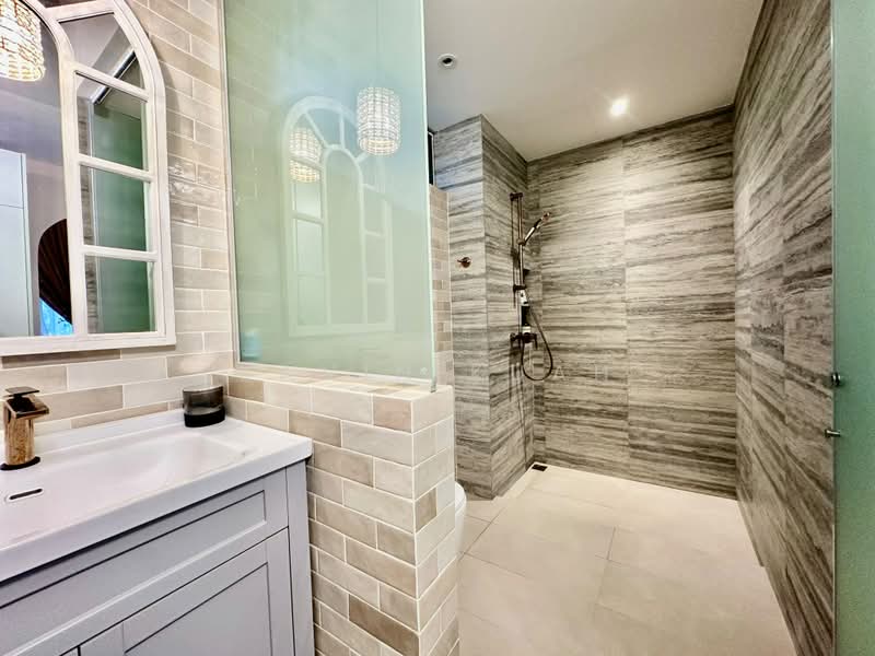 Lighthouse, 161A Jalan Loyang Besar, Changi Airport / Changi Village, 2 Bedrooms, 1,119 sqft, Condominium For Sale, by Kavin Kuah, 500179915 - Bathroom - PropertyGuru.com.sg