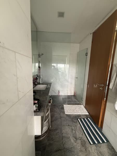 The Seafront on Meyer, 55 Meyer Road, 3 Bedrooms, 1,604 sqft, Condominium For Sale, by Margaret Lim, 500179919 - Master Bathroom - PropertyGuru.com.sg