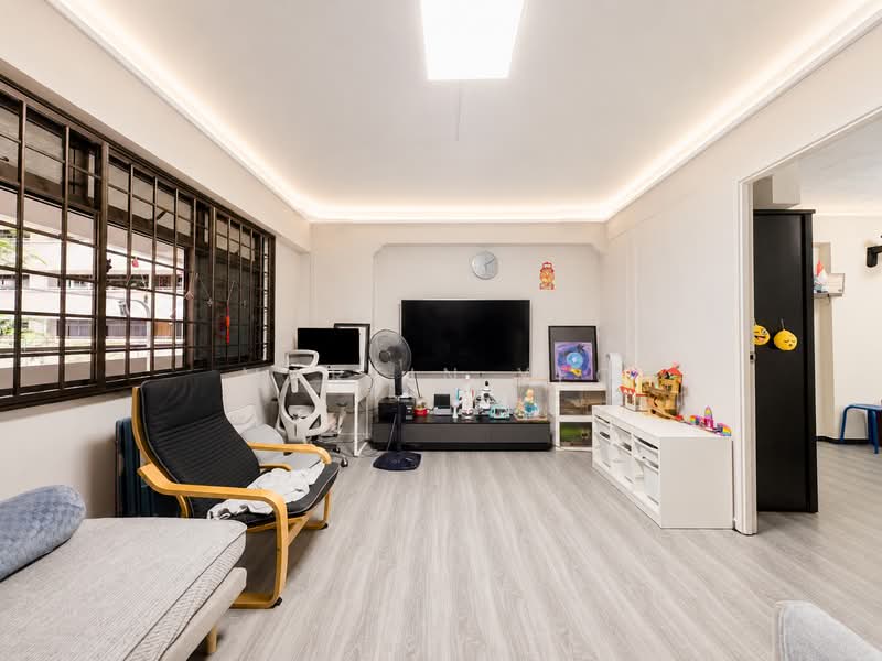Affordable $6xxk Renovated Huge 1087 sqft 4 Rm HDB near Tampines East Mrt Tampines mart east spring, , 3 Bedrooms, 1,087 sqft, HDB Flat For Sale, by Martin, 500179935 - Living Room - PropertyGuru.com.sg