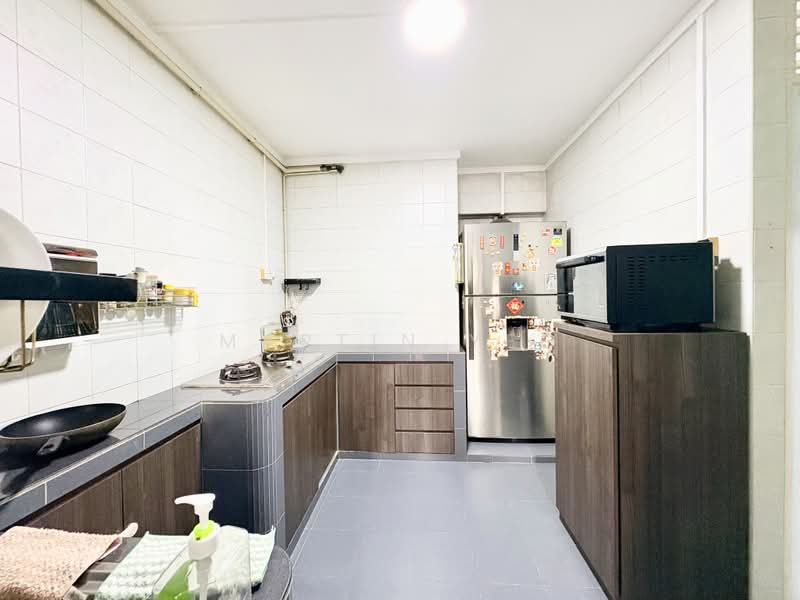 Affordable $6xxk Renovated Huge 1087 sqft 4 Rm HDB near Tampines East Mrt Tampines mart east spring, , 3 Bedrooms, 1,087 sqft, HDB Flat For Sale, by Martin, 500179935 - Kitchen - PropertyGuru.com.sg