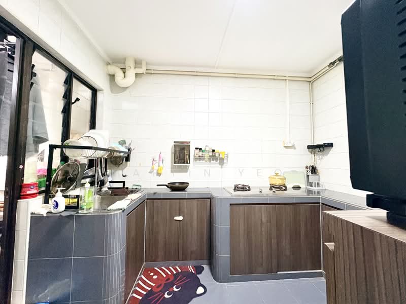 Affordable $6xxk Renovated Huge 1087 sqft 4 Rm HDB near Tampines East Mrt Tampines mart east spring, , 3 Bedrooms, 1,087 sqft, HDB Flat For Sale, by Martin, 500179935 - Kitchen - PropertyGuru.com.sg