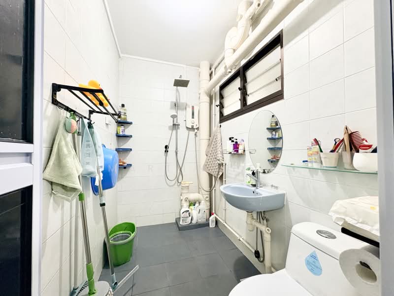 Affordable $6xxk Renovated Huge 1087 sqft 4 Rm HDB near Tampines East Mrt Tampines mart east spring, , 3 Bedrooms, 1,087 sqft, HDB Flat For Sale, by Martin, 500179935 - Bathroom - PropertyGuru.com.sg