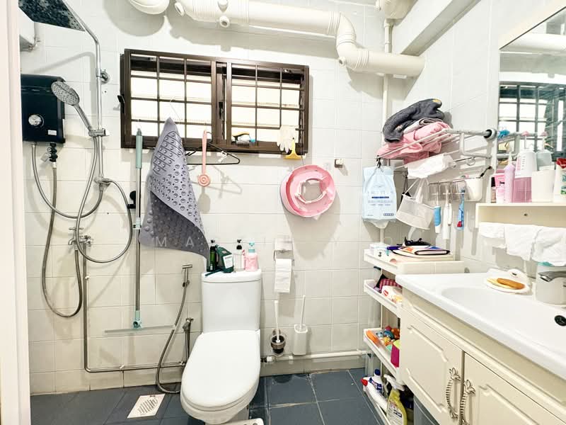 Affordable $6xxk Renovated Huge 1087 sqft 4 Rm HDB near Tampines East Mrt Tampines mart east spring, , 3 Bedrooms, 1,087 sqft, HDB Flat For Sale, by Martin, 500179935 - Bathroom - PropertyGuru.com.sg