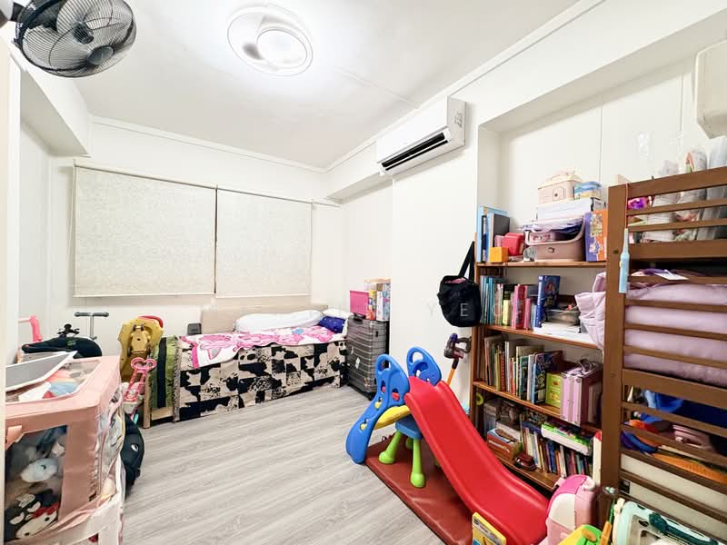 Affordable $6xxk Renovated Huge 1087 sqft 4 Rm HDB near Tampines East Mrt Tampines mart east spring, , 3 Bedrooms, 1,087 sqft, HDB Flat For Sale, by Martin, 500179935 - Bedroom - PropertyGuru.com.sg