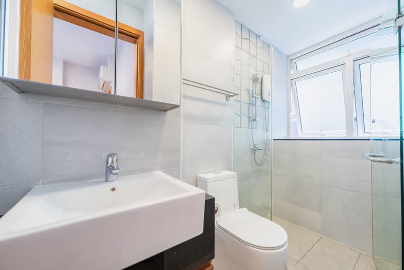 Sunshine Regency, 9 Rambai Road, 2 Bedrooms, 1,152 sqft, Apartment For Sale, by Jerralyn Satrio, 500179947 - Bathroom - PropertyGuru.com.sg