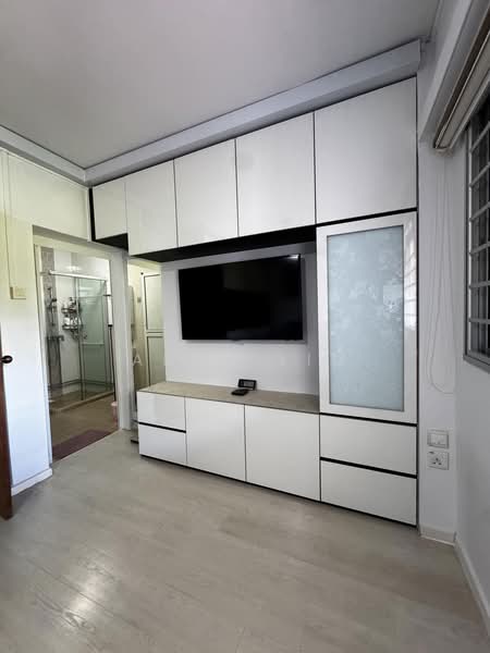 124 Tampines Street 11, 124 Tampines Street 11, Room Rental, 100 sqft, HDB Flat For Rent, by Aden Lim, 500179969 - Living Room - PropertyGuru.com.sg
