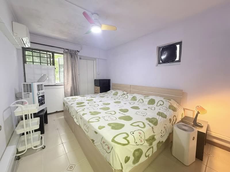 108 Woodlands Street 13, 108 Woodlands Street 13, 3 Bedrooms, 1,001 sqft, HDB Flat For Sale, by Nicole Wai, 500180054 - Master Bedroom - PropertyGuru.com.sg