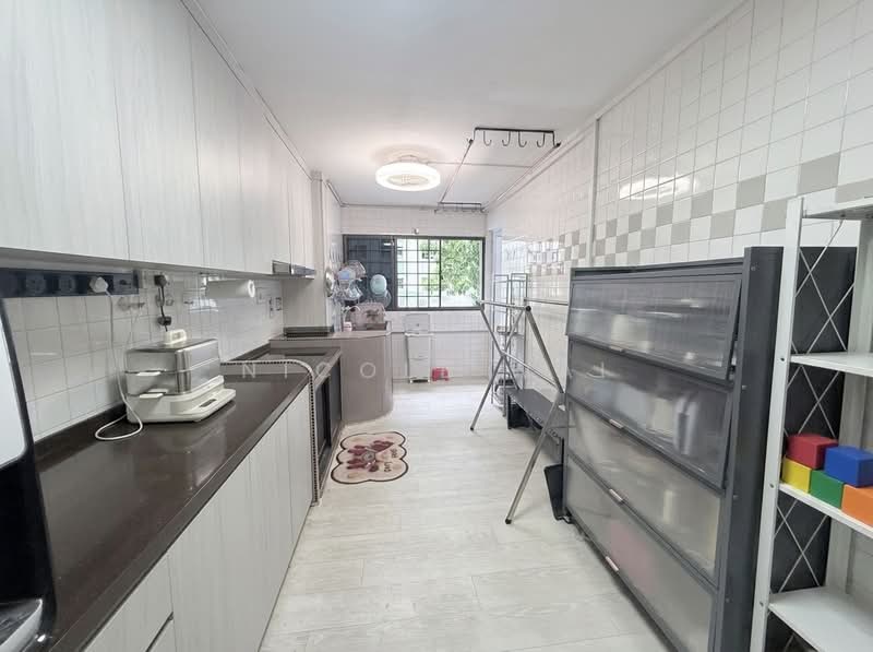 108 Woodlands Street 13, 108 Woodlands Street 13, 3 Bedrooms, 1,001 sqft, HDB Flat For Sale, by Nicole Wai, 500180054 - Kitchen - PropertyGuru.com.sg