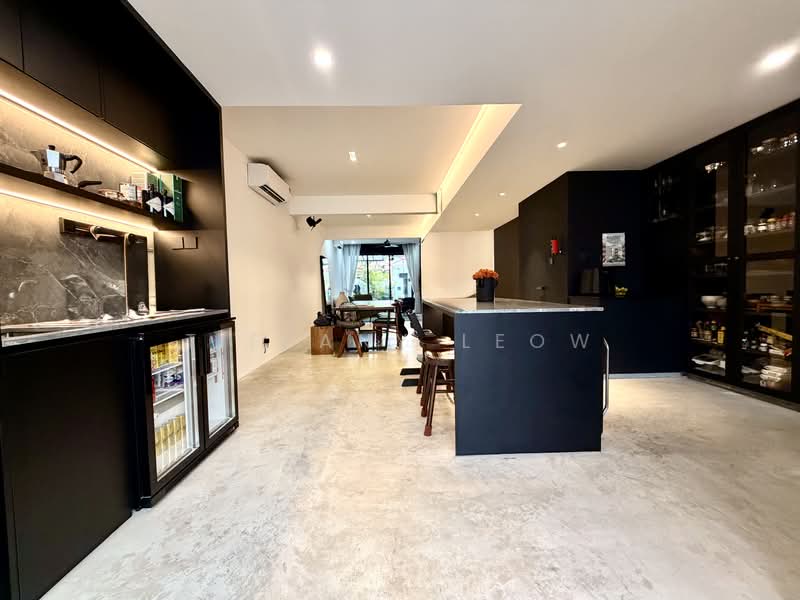 ***100% MOVE IN CONDITION!!! NS FACING & NEXT TO PARK!, , 4 Bedrooms, 2,500 sqft, Terraced House For Sale, by Tiffany Leow, 500180068 - Kitchen - PropertyGuru.com.sg