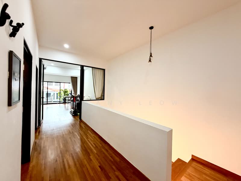 ***100% MOVE IN CONDITION!!! NS FACING & NEXT TO PARK!, , 4 Bedrooms, 2,500 sqft, Terraced House For Sale, by Tiffany Leow, 500180068 - Interior - PropertyGuru.com.sg