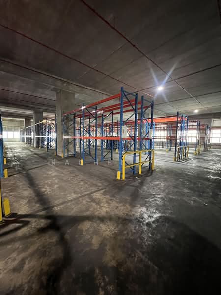 🌟 CHEAP | Tuas Avenue | warehouse with racks | pallet postions