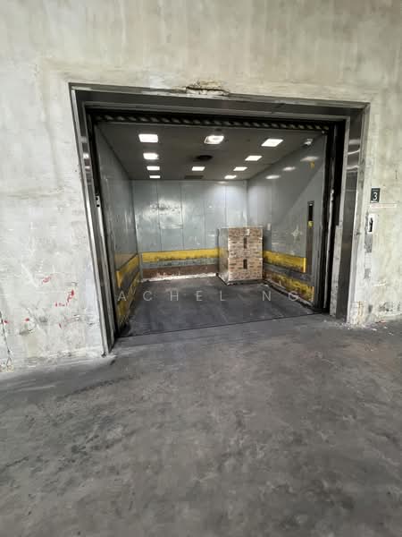 🌟 CHEAP | Tuas Avenue | warehouse with racks | pallet postions, Tuas avenue, Boon Lay / Jurong / Tuas, 11,800 sqft, Warehouse For Rent, by Rachel ng, 500180069 - Interior - CommercialGuru.com.sg