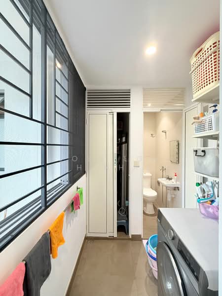 Parc Olympia, 50 Flora Drive, 3 Bedrooms, 1,453 sqft, Condominium For Sale, by Jose Loh Zhenhao, 500180071 - Bathroom - PropertyGuru.com.sg