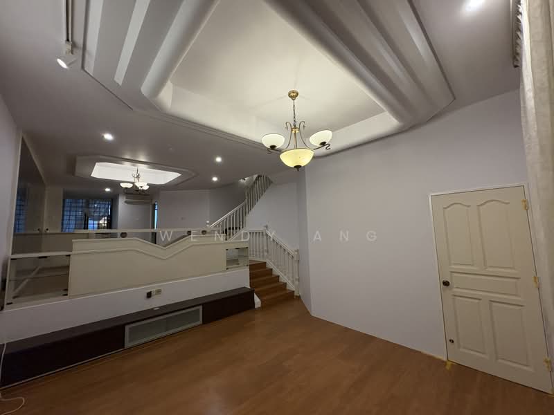 CHESTER PARK @ LORONG SARHAD, LORONG SARHAD, 3 Bedrooms, 1,800 sqft, Terraced House For Rent, by Wendy Ang, 500180080 - Living Room - PropertyGuru.com.sg