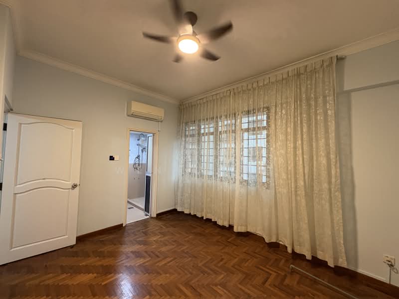 CHESTER PARK @ LORONG SARHAD, LORONG SARHAD, 3 Bedrooms, 1,800 sqft, Terraced House For Rent, by Wendy Ang, 500180080 - Master bedroom - PropertyGuru.com.sg