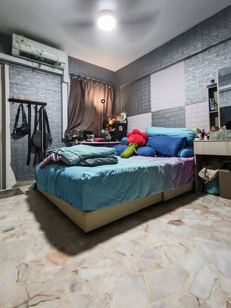 119 Hougang Avenue 1, 119 Hougang Avenue 1, 2 Bedrooms, 721 sqft, HDB Flat For Sale, by Ian Chan, 500180092 - Bedroom - PropertyGuru.com.sg