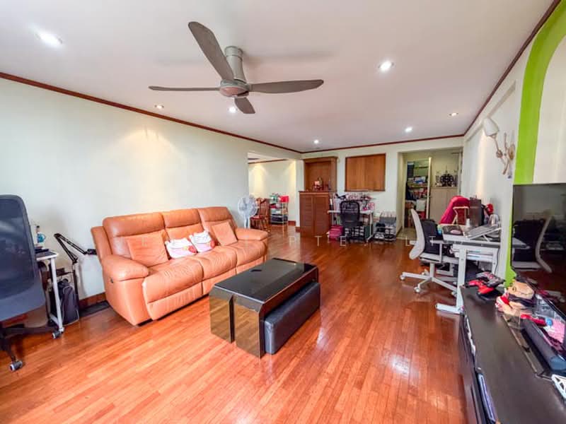 103 Jurong East Street 13, 103 Jurong East Street 13, 3 Bedrooms, 1,291 sqft, HDB Flat For Sale, by KENNETH CHUA, 500180107 - Living Room - PropertyGuru.com.sg