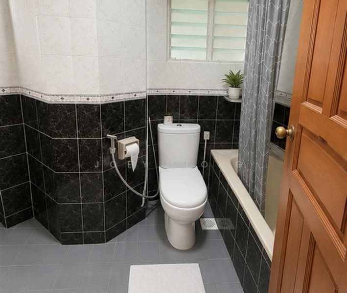 Melville Park, 22 Simei Street 1, 2 Bedrooms, 958 sqft, Apartment For Rent, by Joey Leong, 500180120 - Bathroom - PropertyGuru.com.sg