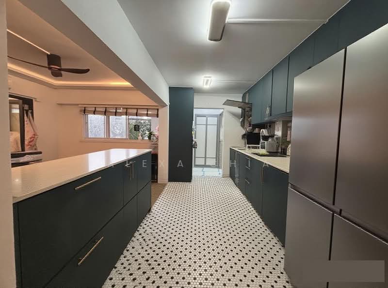 Rare 1323 sqft Fully Renovated 5-Room Corner | Next to Future CRL MRT | Only 1 Neighbour, 305 Ang Mo Kio Avenue 1, 4 Bedrooms, 1,323 sqft, HDB Flat For Sale, by Alexa Chia, 500180132 - Kitchen - PropertyGuru.com.sg