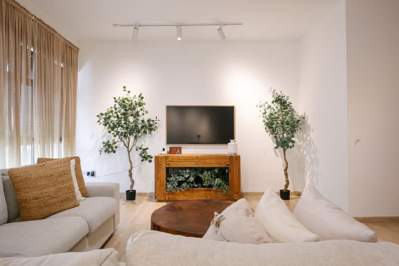 612B Tampines North Drive 1, 612B Tampines North Drive 1, 3 Bedrooms, 1,216 sqft, HDB Flat For Sale, by Farah Ali, 500180136 - Living Room - PropertyGuru.com.sg