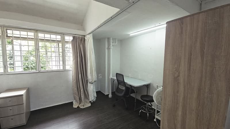 233 Bukit Batok East Avenue 5, 233 Bukit Batok East Avenue 5, Room Rental, 130 sqft, HDB Flat For Rent, by Lissa Teo, 500180154 - Study - PropertyGuru.com.sg