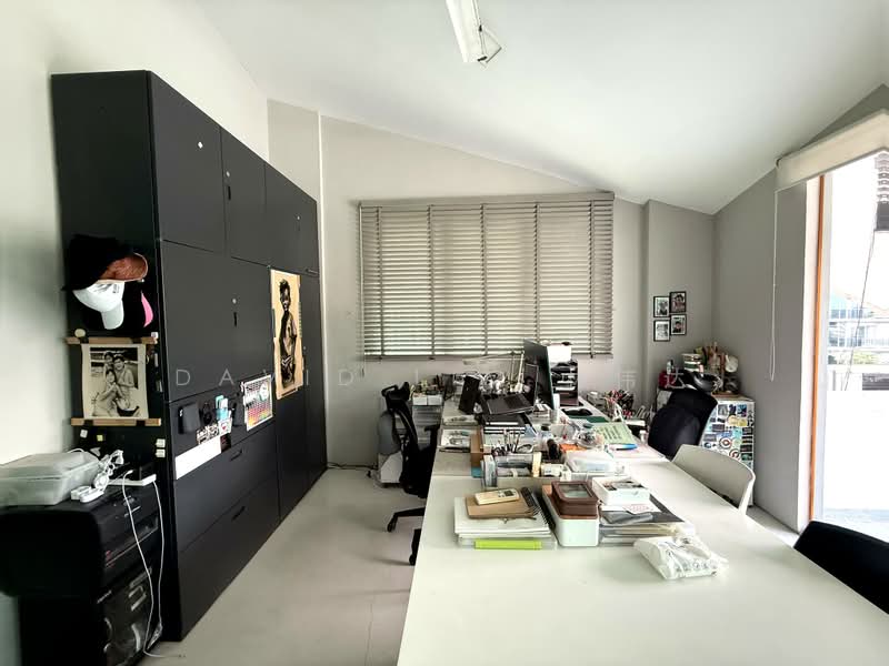 Wareham road, Wareham Road, 8 Bedrooms, 8,400 sqft, Bungalow House For Sale, by David Lim 林伟达, 500180161 - Study - PropertyGuru.com.sg