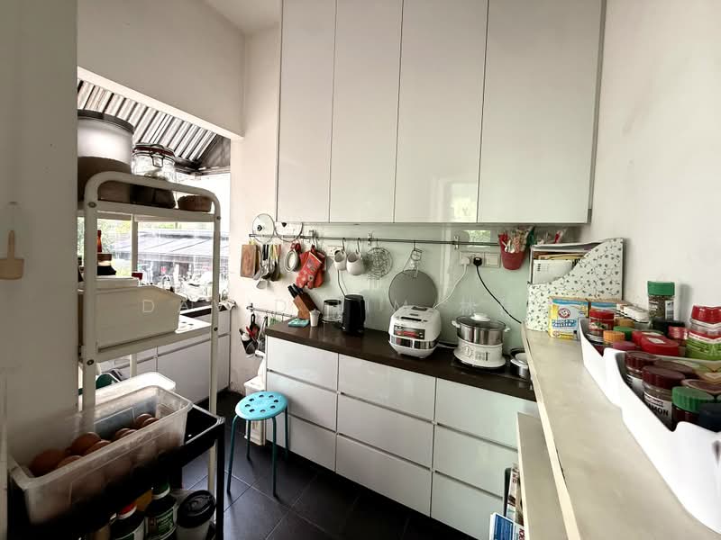 Wareham road, Wareham Road, 8 Bedrooms, 8,400 sqft, Bungalow House For Sale, by David Lim 林伟达, 500180161 - Kitchen - PropertyGuru.com.sg