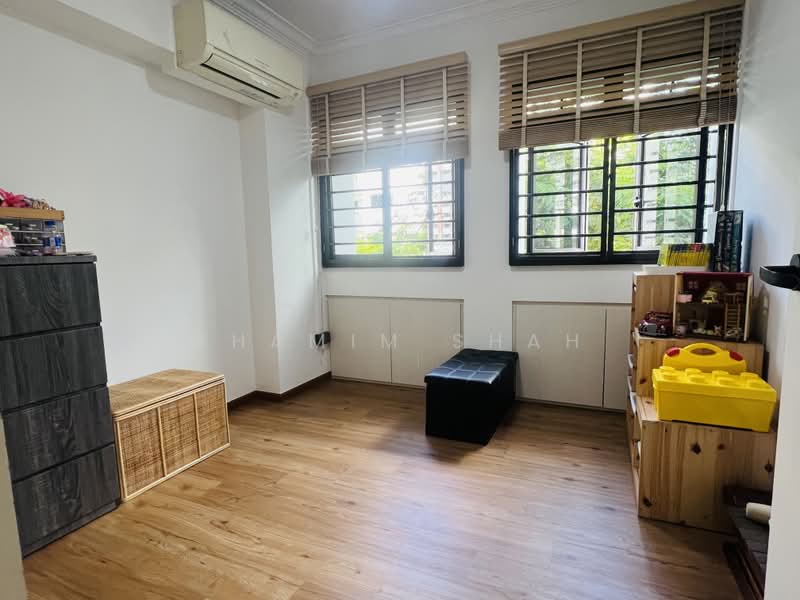 953 Hougang Avenue 9, 953 Hougang Avenue 9, 3 Bedrooms, 1,087 sqft, HDB Flat For Sale, by Shamim Shah, 500180164 - Interior - PropertyGuru.com.sg