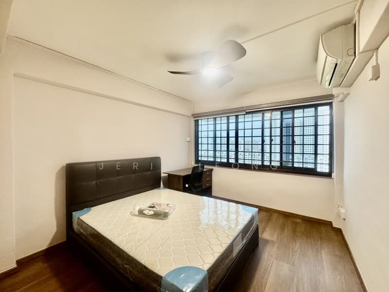 213 Lorong 8 Toa Payoh, 213 Lorong 8 Toa Payoh, Room Rental, 100 sqft, HDB Flat For Rent, by Jeric Leong, 500180168 - Bedroom - PropertyGuru.com.sg