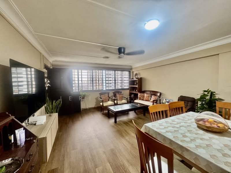 213 Lorong 8 Toa Payoh, 213 Lorong 8 Toa Payoh, Room Rental, 100 sqft, HDB Flat For Rent, by Jeric Leong, 500180168 - Living Room - PropertyGuru.com.sg