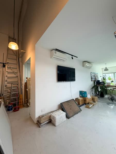 Pioneer Point, 5 Soon Lee Street, 958 sqft, Factory / Workshop (B2) For Rent, by William Sim Chen Hong 沈宸鋐, 500180178 - Living Room - CommercialGuru.com.sg