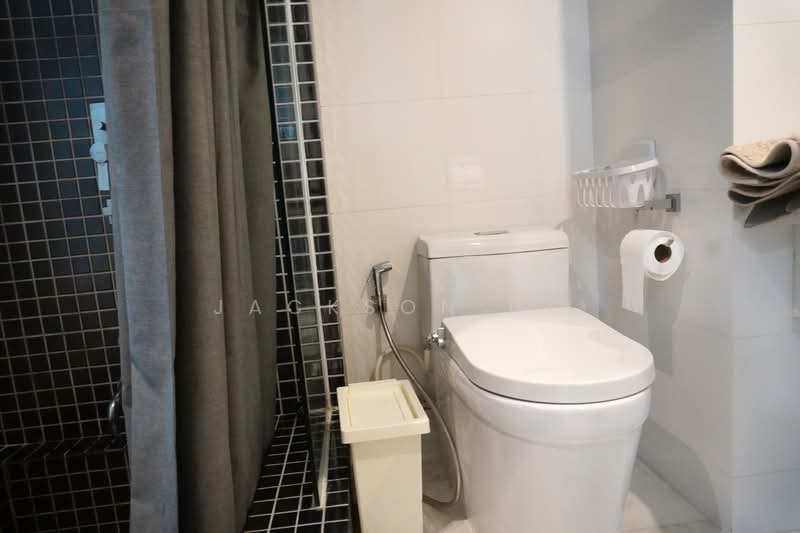 Ferraria Park Condo, 8 Flora Drive, 2 Bedrooms, 883 sqft, Condominium For Rent, by Jackson Ho, 500180183 - Bathroom - PropertyGuru.com.sg