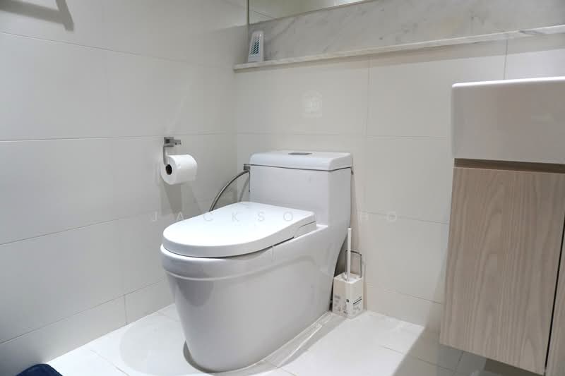 Ferraria Park Condo, 8 Flora Drive, 2 Bedrooms, 883 sqft, Condominium For Rent, by Jackson Ho, 500180183 - Bathroom - PropertyGuru.com.sg
