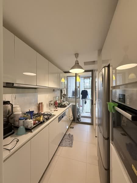 Shelford 23, 23 Shelford Road, 2 Bedrooms, 1,012 sqft, Apartment For Sale, by Peter Yao, 500180205 - Kitchen - PropertyGuru.com.sg