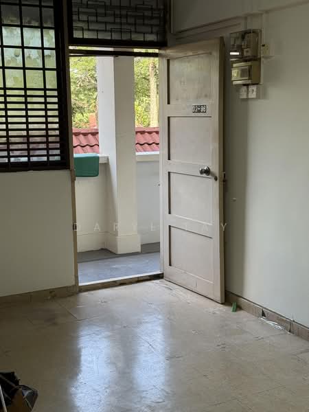 102 Commonwealth Crescent, 102 Commonwealth Crescent, 2 Bedrooms, 592 sqft, HDB Flat For Sale, by Daryl Tay, 500180206 - Entrance - PropertyGuru.com.sg