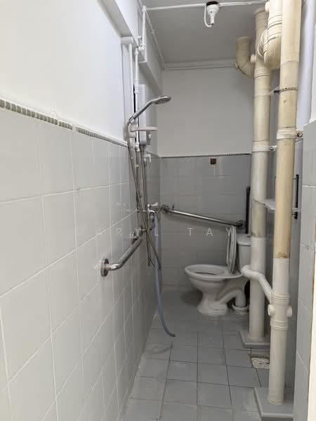 102 Commonwealth Crescent, 102 Commonwealth Crescent, 2 Bedrooms, 592 sqft, HDB Flat For Sale, by Daryl Tay, 500180206 - Bathroom - PropertyGuru.com.sg