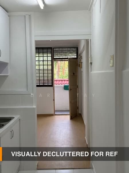 102 Commonwealth Crescent, 102 Commonwealth Crescent, Alexandra / Commonwealth, 2 Bedrooms, 592 sqft, HDB Flat For Sale, by Daryl Tay, 500180206 - Hall and Kitchen - PropertyGuru.com.sg