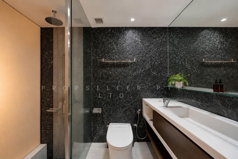 Altez, 16 Enggor Street, 1 Bedroom, 753 sqft, Condominium For Sale, by Kit Toh, 500180222 - Bathroom - PropertyGuru.com.sg