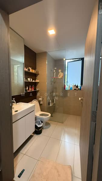 Sky Vue, Bishan Street 14, 3 Bedrooms, 1,141 sqft, Condominium For Rent, by Margaret Tan, 500180223 - Bathroom - PropertyGuru.com.sg