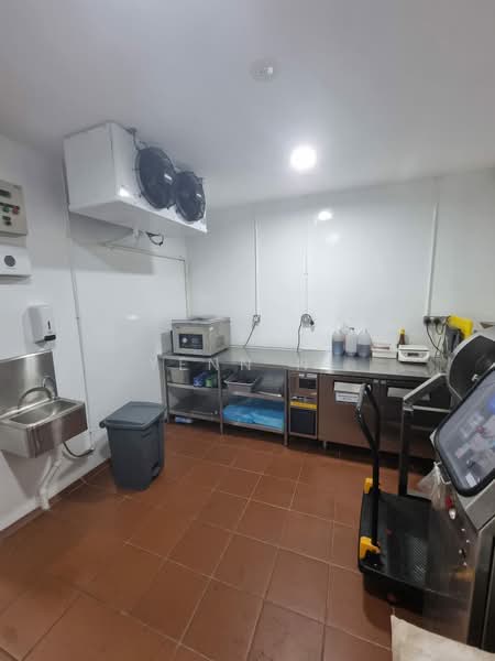 Polaris @ Woodlands, 101 Woodlands Avenue 12, 2,067 sqft, Factory / Workshop (B2) For Sale, by Yenn Ni, 500180224 - Kitchen - CommercialGuru.com.sg