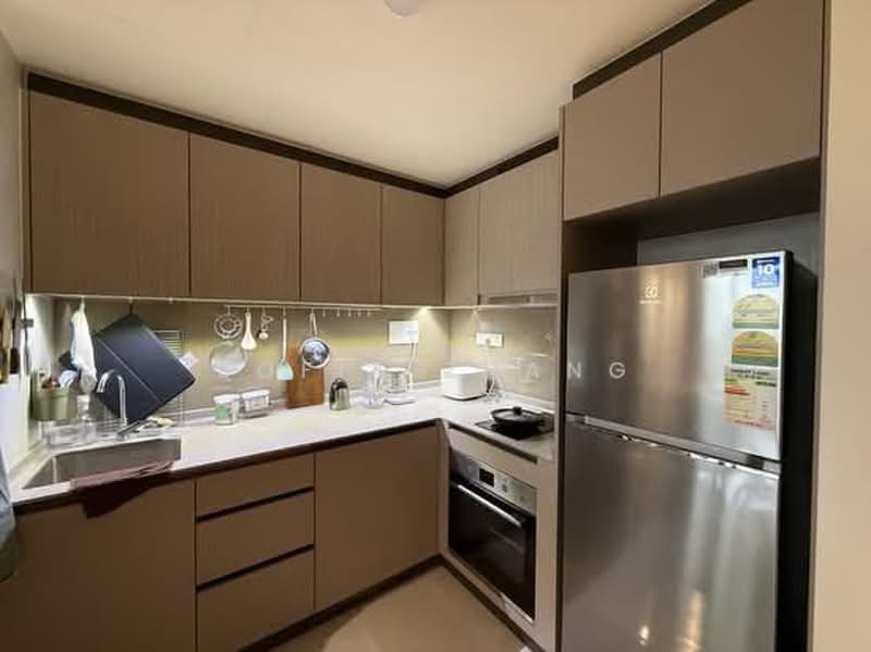 Penrose, 20 Sims Drive, 2 Bedrooms, 700 sqft, Condominium For Rent, by Sofia Zhang, 500180237 - Kitchen - PropertyGuru.com.sg