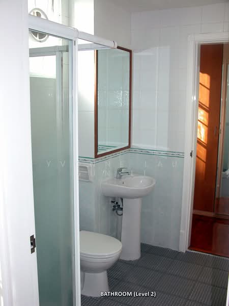 Burgundy Hill, Burgundy Rise, 5 Bedrooms, 3,165 sqft, Semi-Detached House For Sale, by Yvonne Lau Jun Li, 500180239 - Bathroom - PropertyGuru.com.sg