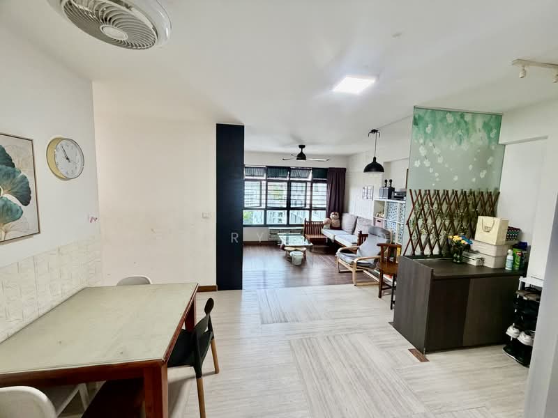 818A Choa Chu Kang Avenue 1, 818A Choa Chu Kang Avenue 1, 3 Bedrooms, 990 sqft, HDB Flat For Rent, by Sheryl Neo, 500180242 - Living Room - PropertyGuru.com.sg