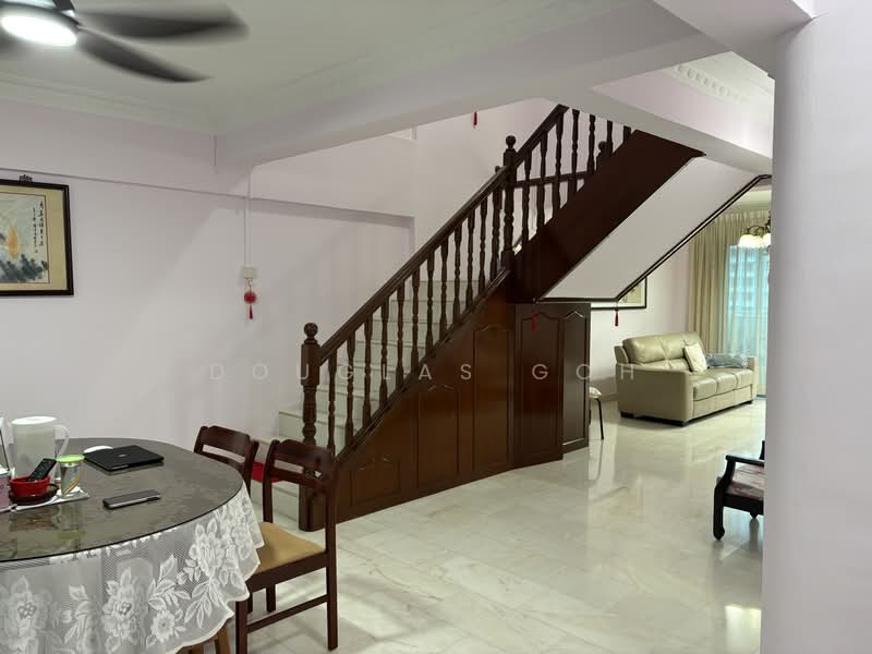 125 Serangoon North Avenue 1, 125 Serangoon North Avenue 1, 3 Bedrooms, 1,615 sqft, HDB Flat For Sale, by Douglas Goh, 500180260 - Living Room - PropertyGuru.com.sg