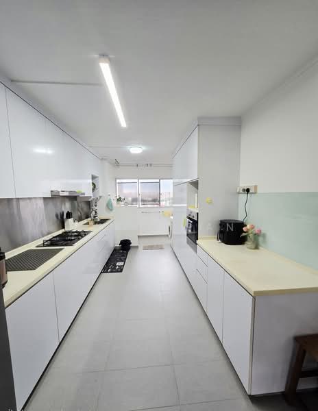 24 Hougang Avenue 3, 24 Hougang Avenue 3, 2 Bedrooms, 990 sqft, HDB Flat For Rent, by Skyes Pan, 500180262 - Kitchen - PropertyGuru.com.sg