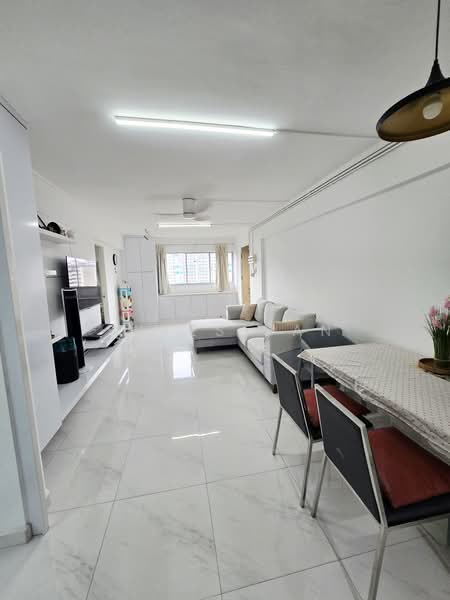 24 Hougang Avenue 3, 24 Hougang Avenue 3, 2 Bedrooms, 990 sqft, HDB Flat For Rent, by Skyes Pan, 500180262 - Living Room - PropertyGuru.com.sg