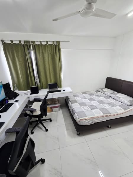 24 Hougang Avenue 3, 24 Hougang Avenue 3, 2 Bedrooms, 990 sqft, HDB Flat For Rent, by Skyes Pan, 500180262 - Bedroom - PropertyGuru.com.sg