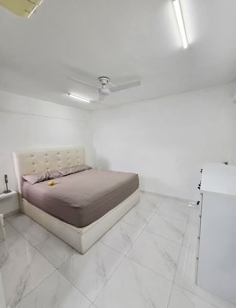 24 Hougang Avenue 3, 24 Hougang Avenue 3, 2 Bedrooms, 990 sqft, HDB Flat For Rent, by Skyes Pan, 500180262 - Bedroom - PropertyGuru.com.sg