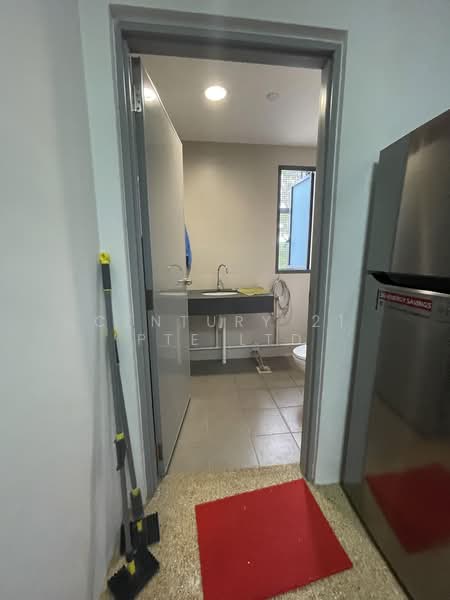 Zervex, 8 Ubi Road 2, 1,130 sqft, Light Industrial (B1) For Rent, by Philip See, 500180271 - Bathroom - CommercialGuru.com.sg