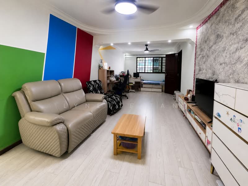 108 Woodlands Street 13, 108 Woodlands Street 13, 3 Bedrooms, 1,001 sqft, HDB Flat For Sale, by Lynette Tan, 500180284 - Living Room - PropertyGuru.com.sg